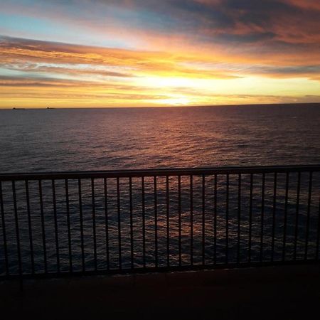 Jacuzzi & Sauna Apartment ! Salou Exterior foto