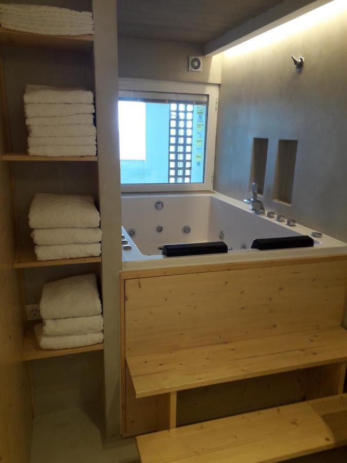 Jacuzzi & Sauna Apartment ! Salou Exterior foto